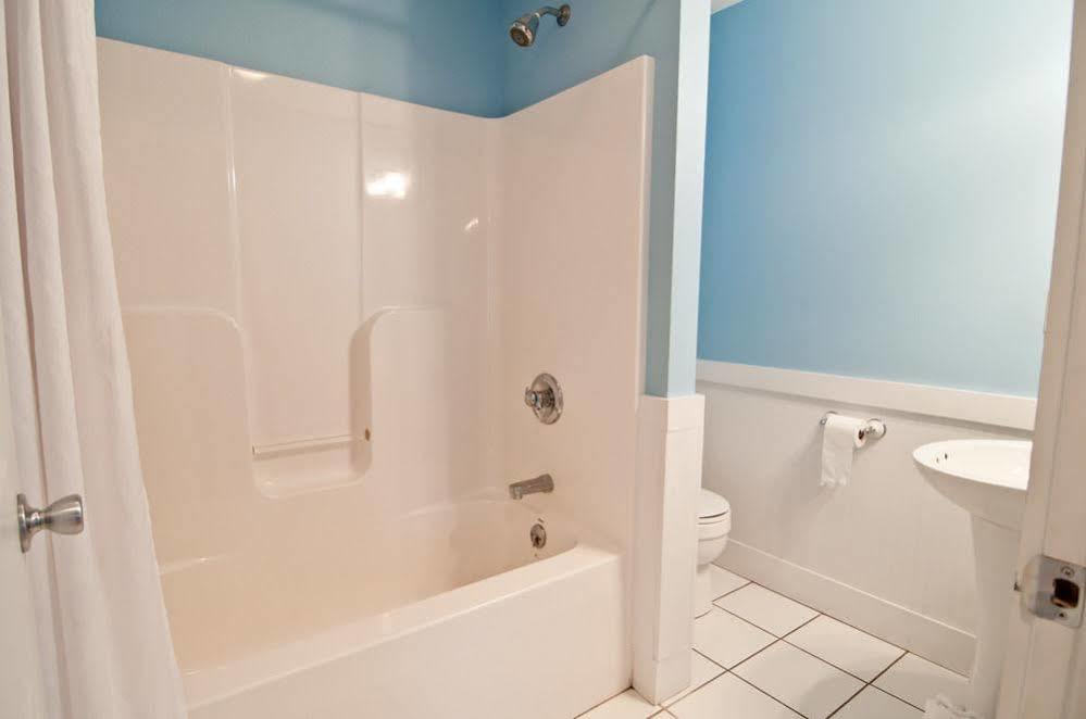 Blue Door Cottages Монтічелло Екстер'єр фото